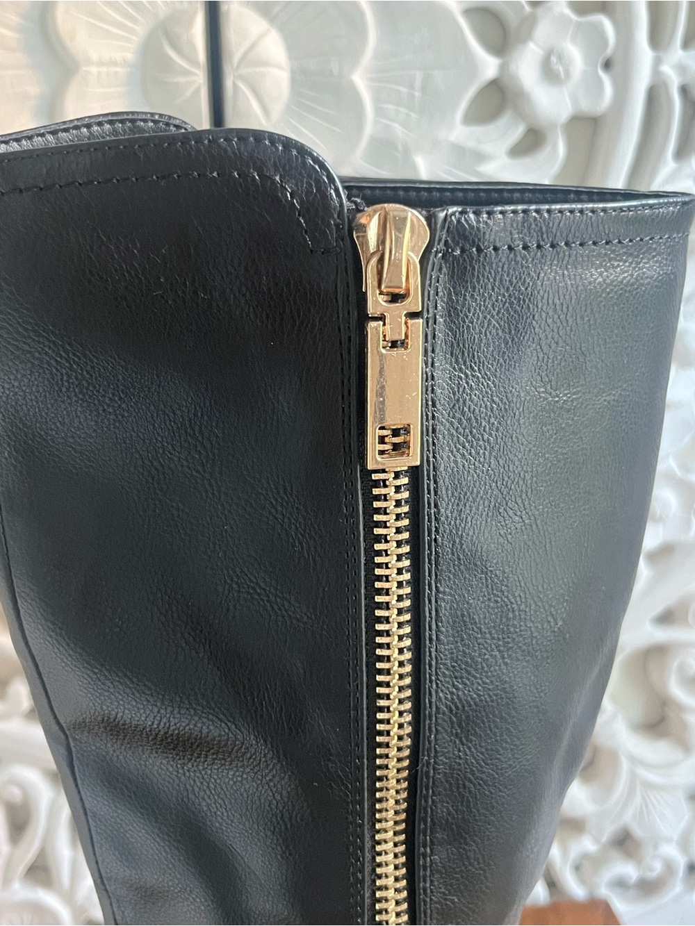 Steve Madden Black Knee High Riding Boots Gold Zip Faux Leather Women’s Size 36 - Picture 8 of 12